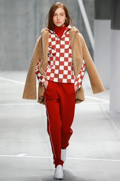 Look 32